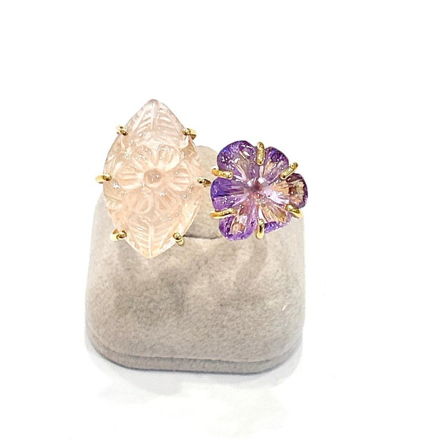 Bochic "Orient" Vintage Carved Pink Quartz & Amethyst Ring Set In 18K Gold & Silver For Sale - Image 12 of 18