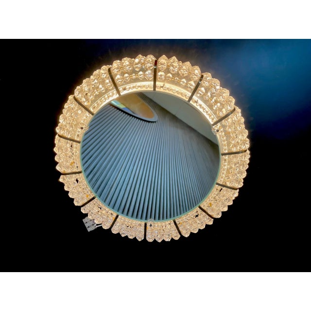 Rupert Nikoll Austrian Round Illuminated Wall Mirror with Brass Details by Emil Stejnar for Rupert Nikoll, 1950s For Sale - Image 4 of 15