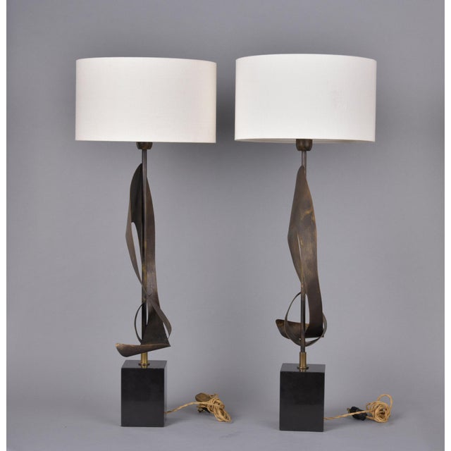 Brutalist Pair Vintage Italian Brutalist Style Lamps With White Shades For Sale - Image 3 of 10