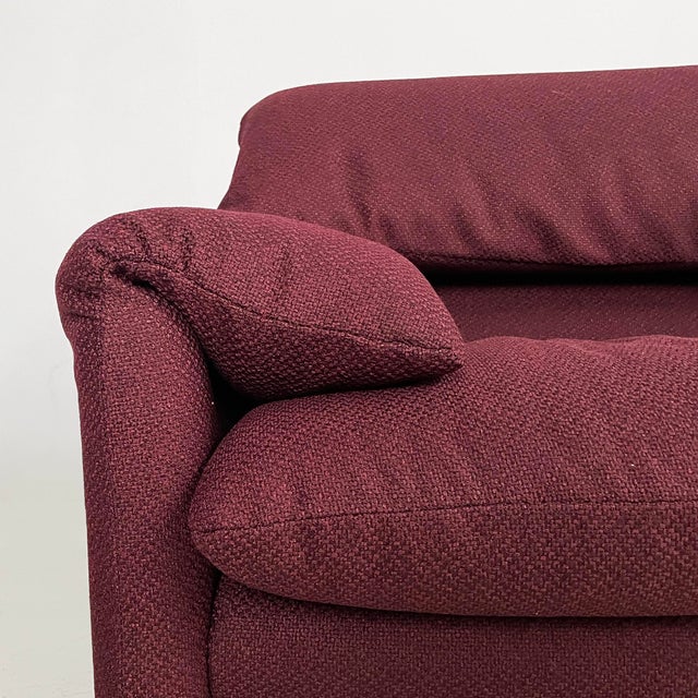 Italian Modern Burgundy Fabric Maralunga Sofa by Vico Magistretti for Cassina, 1970s For Sale - Image 9 of 14