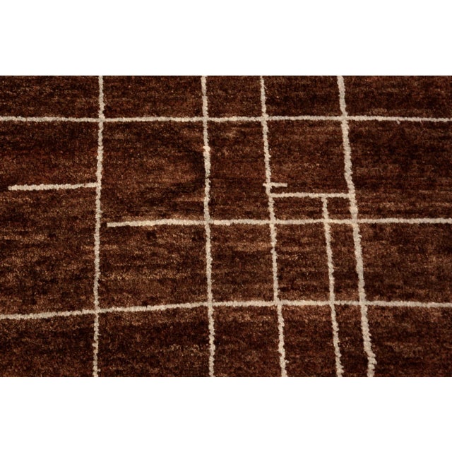 Early 21st Century Nazmiyal Collection Modern Geometric Transitional Rug For Sale - Image 5 of 6