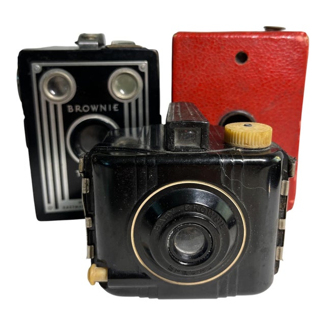 Wonderful set of three antique and vintage Kodak cameras for display. Charming Baby Brownie Special Bakelite, red...