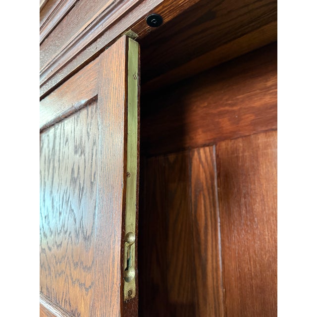 Early 20th Century Quarter Sawn Oak Tall Cabinet / Pantry For Sale - Image 12 of 18
