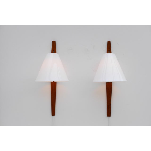 Mid-Century Modern Swedish Wall Sconces in Teak by Uno & Östen Kristiansson for Luxus, 1975, Set of 2 For Sale - Image 9 of 18