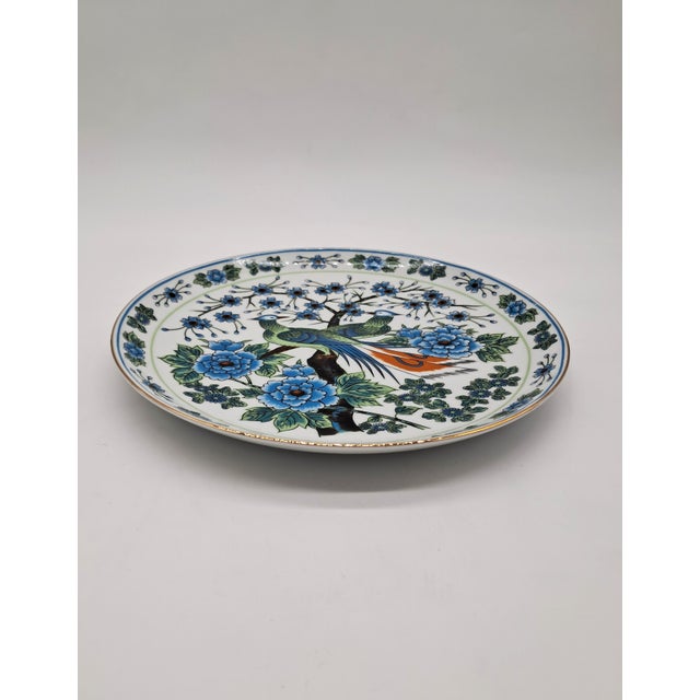 Japanese Vintage Imari Ware Japan 10" Porcelain Plate With Blue and Green Paradise Bird Design and Gold Rim For Sale - Image 3 of 9