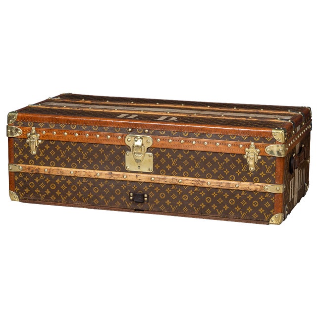 Trunk from Louis Vuitton, France, 1930s For Sale