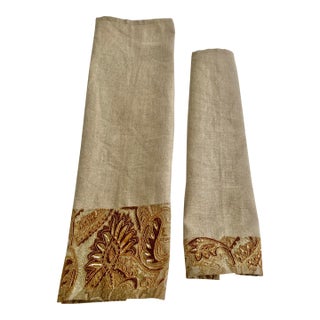 Embroidered Linen Guest Hand Towels (Set of 2) For Sale
