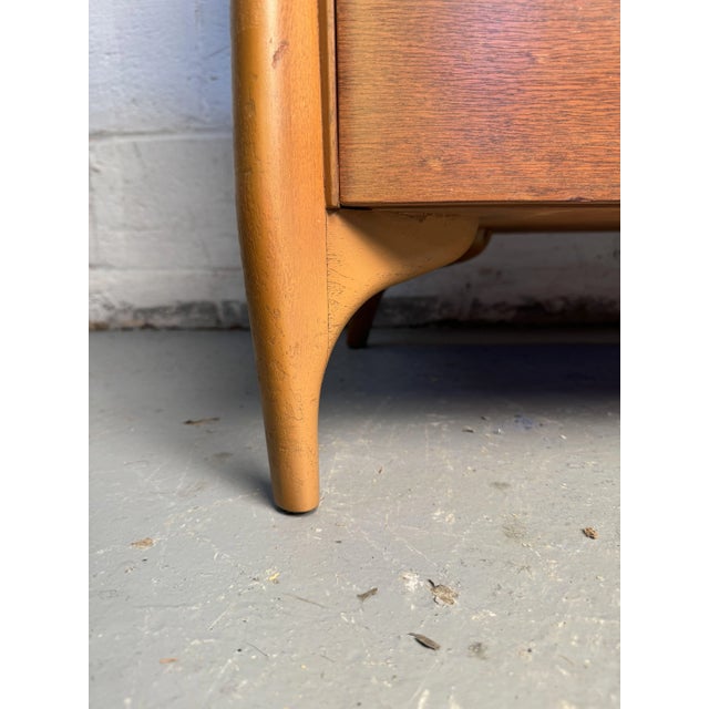 Wood Mid 20th Century Vintage Sculpted Dresser by Stiehl Furniture New York For Sale - Image 7 of 12