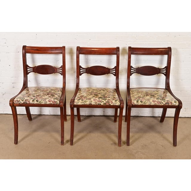 English Kindel Furniture Style Regency Carved Mahogany Side Chairs or Dining Chairs, Set of Three For Sale - Image 3 of 11
