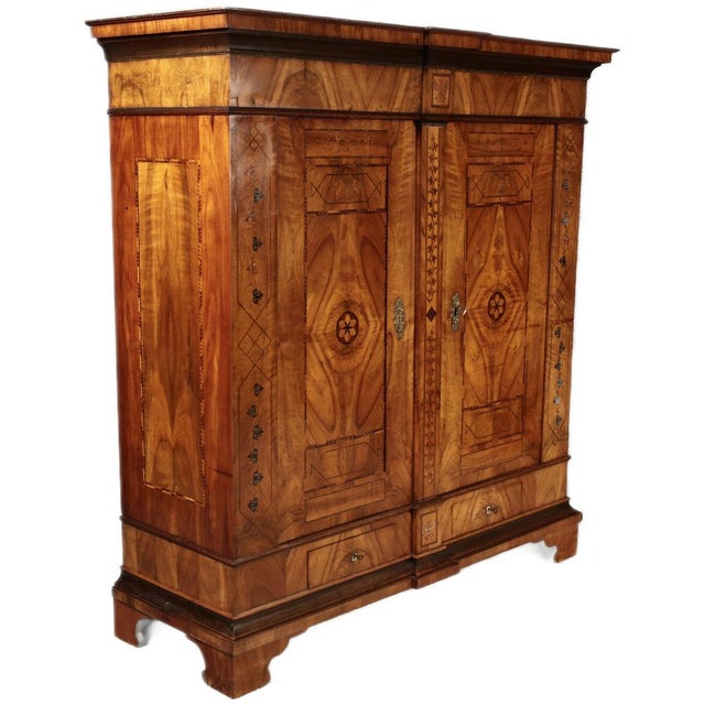 Age/age and origin/origin: The cabinet is from around 1834 and the origin is probably Rudolstadt Thuringia Germany...