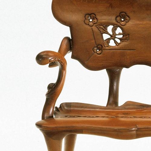 Varnished Oak Jugendstil Calvet Bench by Antoni Gaudí, Spain For Sale - Image 3 of 5