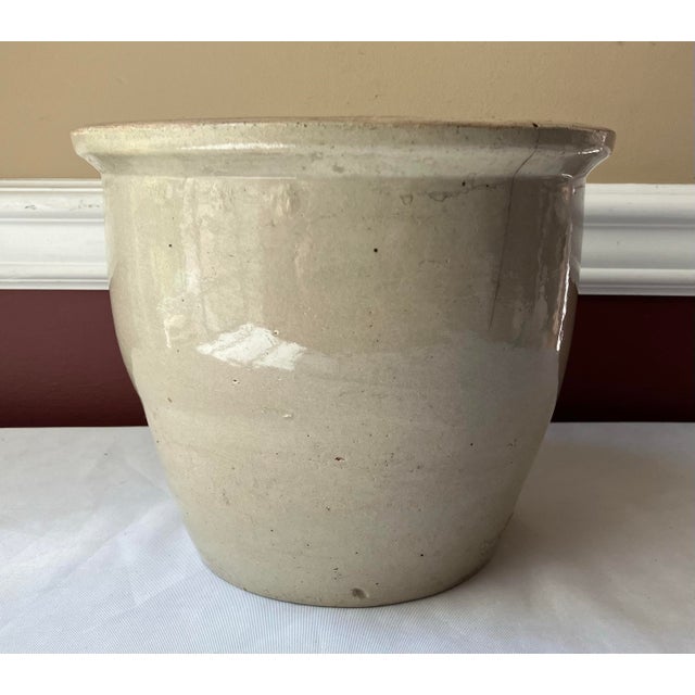 Antique Stone Ware Crock With Early Us Federal Patriotic Eagle and Canons Flag For Sale In Washington DC - Image 6 of 11