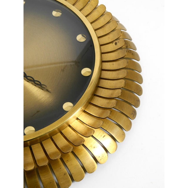 Mid-Century Sunburst Atlanta Universe Wall Clock in Brass with Mechanical Seven-Day Movement, 1950s For Sale - Image 11 of 18