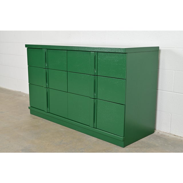 Donald Deskey Style Art Deco Green Lacquered Six-Drawer Double Dresser, Newly Refinished For Sale - Image 14 of 14