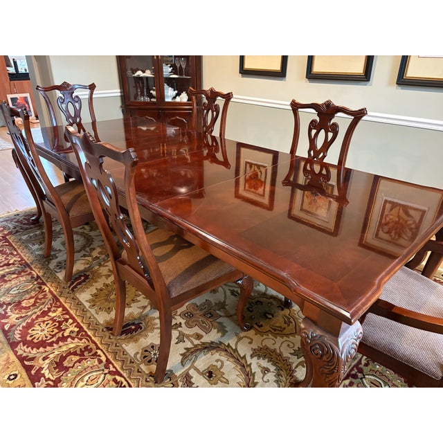 Queen Anne Styled After Thomasville Collector's Cherry Dining Table and Chairs For Sale - Image 3 of 15