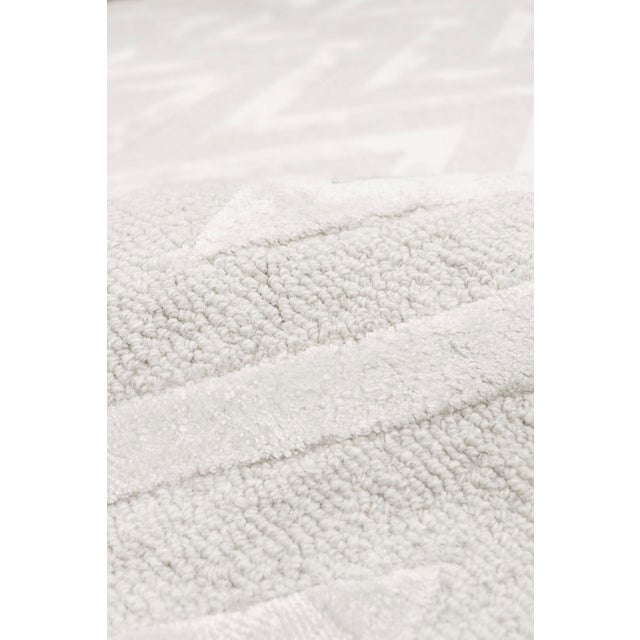 Transitional Edgy Hand-Tufted Ivory Area Rug- 5' 0'' X 8' 0'' For Sale - Image 3 of 5