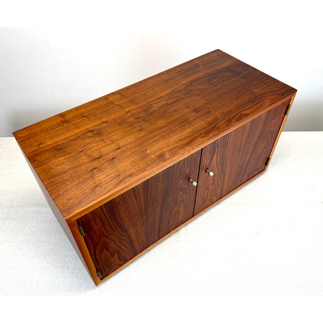 Wood Mid Century Danish Modern Style Walnut Vinyl Record / Media Storage Cabinet Restored For Sale - Image 7 of 12