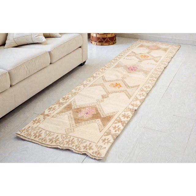 Tribal Mid 20th Century Oushak Tribal Oushak White Runner For Sale - Image 3 of 10