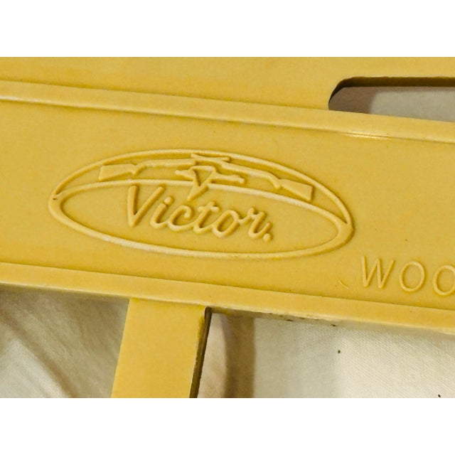 1960s Vintage Victor Snowshoes by Woodstream Corporation – 1960s-70s - 35” Long Model For Sale - Image 5 of 6