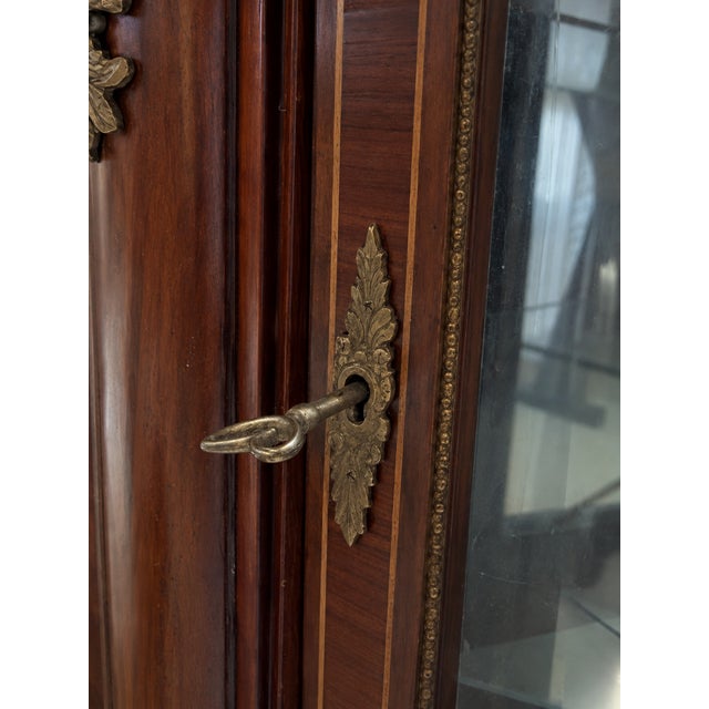 French Early 20th Century French Louis XVI Revival Bronze-Mounted Marquetry & Marble-Top Display Credenza For Sale - Image 3 of 11