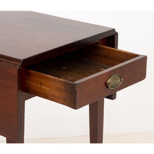 Traditional George III Mahogany Pembroke Table For Sale - Image 3 of 9