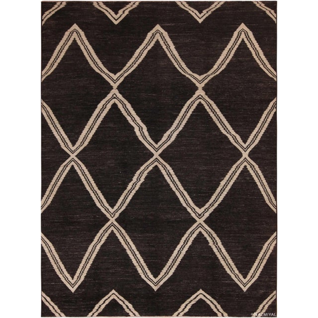 Nazmiyal Collection Diamond Design Black and White Modern Rug For Sale