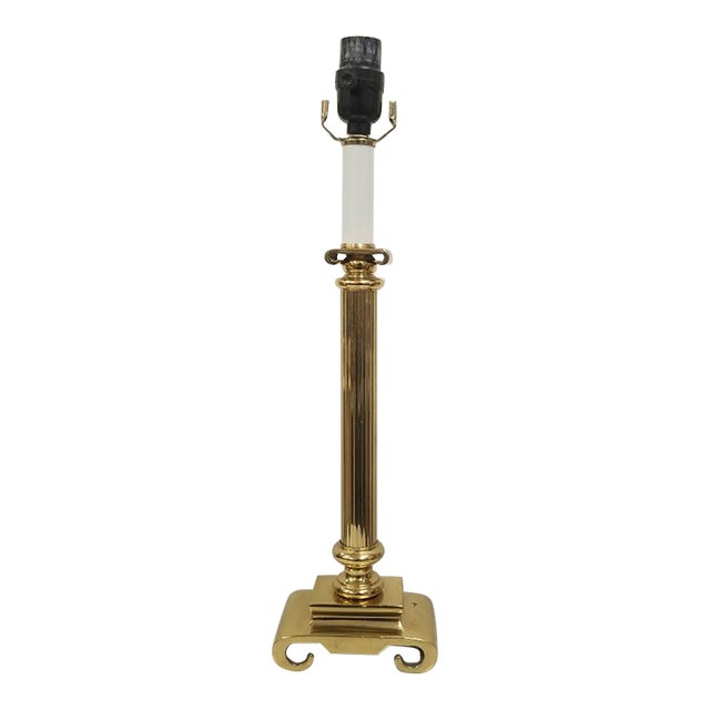Late 20th Century Brass Corinthian-Style Fluted Column Table Lamp With Scroll Base For Sale