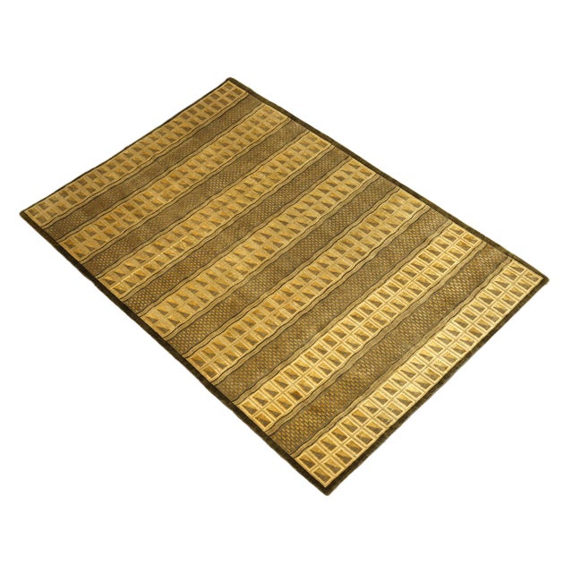 6'x9' Hand-Knotted Modern Tibetan Wool & Silk Carved Linear Rug in Gold & Green For Sale In Los Angeles - Image 6 of 10