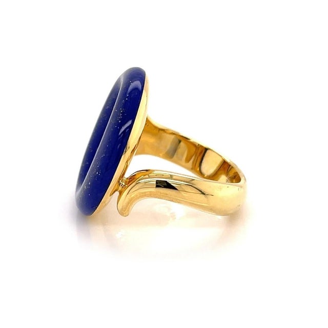Mid 20th Century Tiffany & Co. Peretti Sevillana Lapis Lazuli 18k Yellow Gold Ring - Size 7 For Sale In Miami - Image 6 of 9