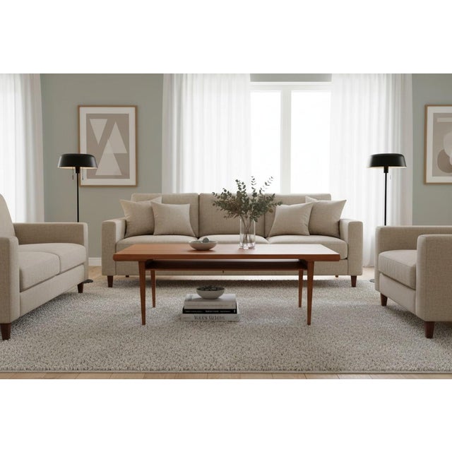 A very well-made and highly unusual coffee table that is as practical as it is beauti ful A coffee table with unique charm...