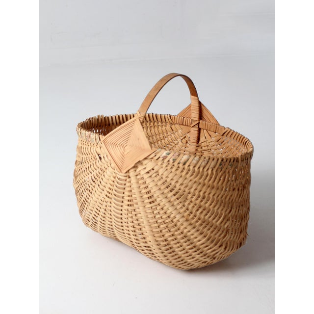 Vintage Wicker Buttocks Basket With Floral Trim For Sale - Image 14 of 17