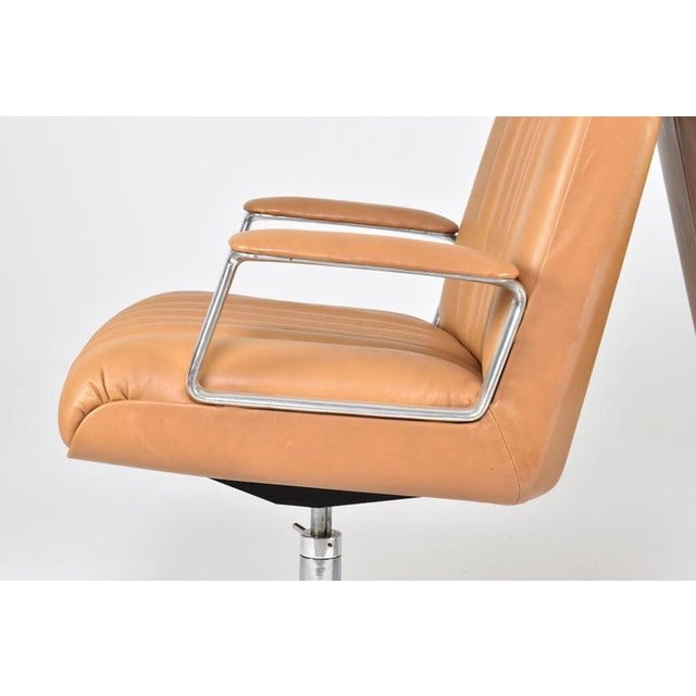Italian Leather Office Chairs by Osvaldo Borsani for Tecno Milano, 1960s For Sale - Image 6 of 12