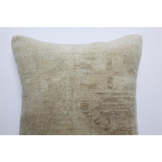 Mid 20th Century Turkish Tribal Kilim Pillow – Worn Beauty in Neutral Tones -16'' X 24'' For Sale - Image 5 of 8