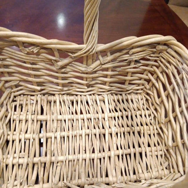 Mid 20th Century Vintage Large French Natural Hand Woven Wicker Basket For Sale - Image 15 of 18