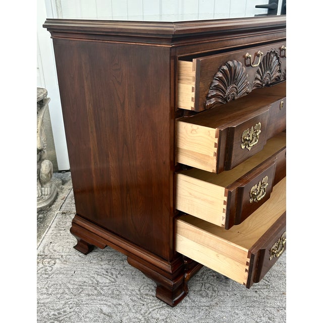 Vtg. Harden Georgian Style Shell Carved Cherry Block Front Bachelors Chest For Sale - Image 9 of 14
