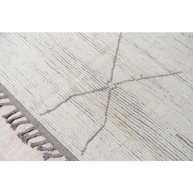 2020s 9x12 Ivory Hand-Knotted Wool Linear Geometry Tribal Modern Carpet Rug For Sale - Image 5 of 9