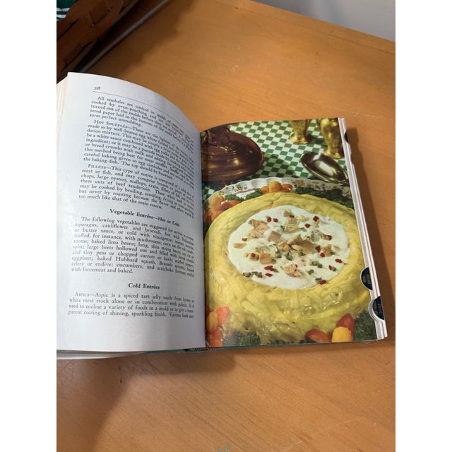 American Vintage 1944 the American Woman's Cook Book For Sale - Image 3 of 12