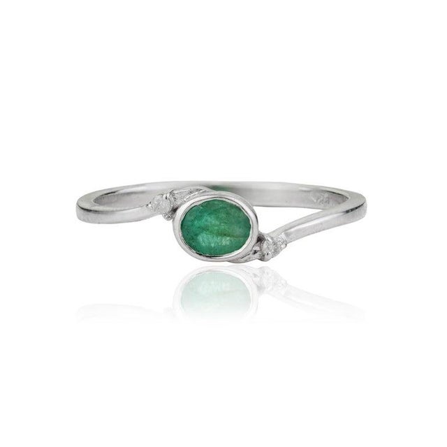 Metal Elegant Oval Emerald & Diamond Bezel-Set Ring in Sterling Silver, Size 8.5 For Sale - Image 7 of 10