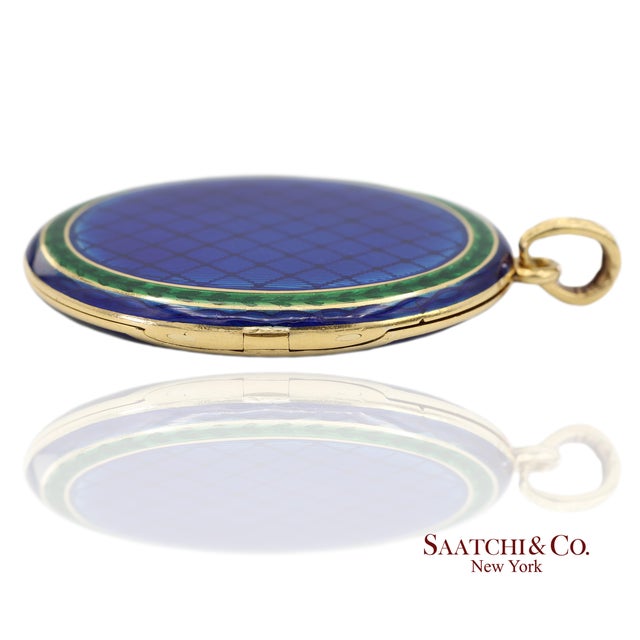 Metal Vintage 18k 750 Yellow Gold Royal Blue & Green Enamel Locket Pendant Necklace For Sale - Image 7 of 10