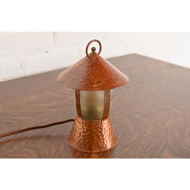 Roycroft Roycroft Style Antique Arts & Crafts Hammered Copper Desk Lamp, 1930s For Sale - Image 4 of 12