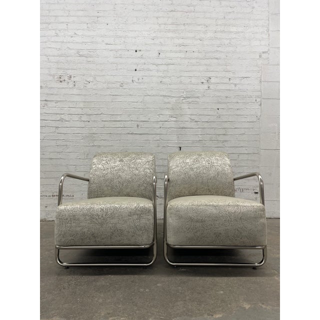 Light Gray Pair of Modern Tubular Metal Frame Lounge Chairs For Sale - Image 8 of 12