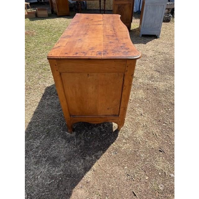 Sienna 18th Century French Louis XV Cherrywood Chest of Drawer / Commode For Sale - Image 8 of 17