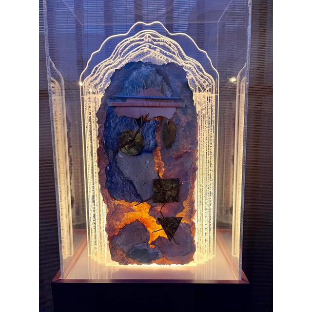 1980s Postmodern Lucite/Mixed Media Light Sculpture With Pedestal For Sale - Image 11 of 12