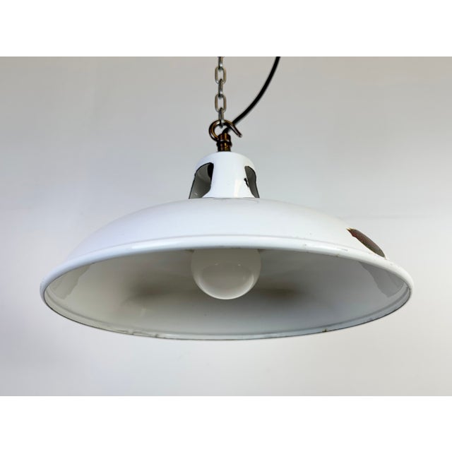 Metal Industrial White Enamel Factory Pendant Lamp from Thorlux, 1960s For Sale - Image 7 of 17