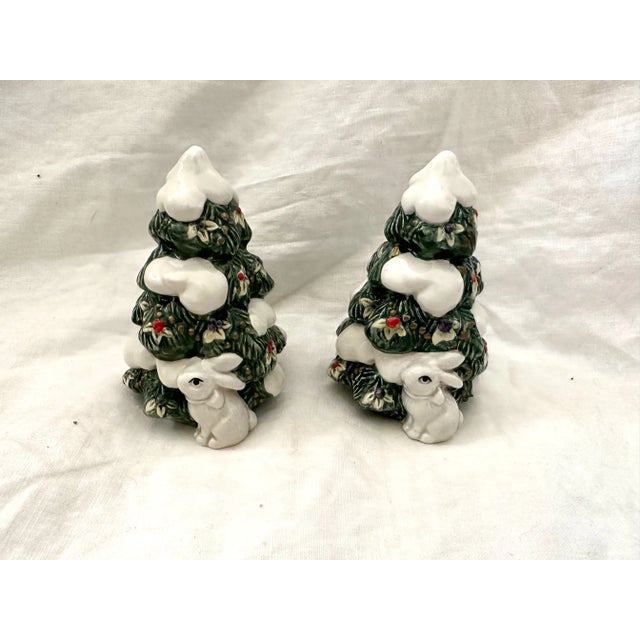 Vintage Fitz & Floyd Snowy Woods Christmas Tree salt & pepper shakers. Super cute and perfect for the holidays 4.5in h x...