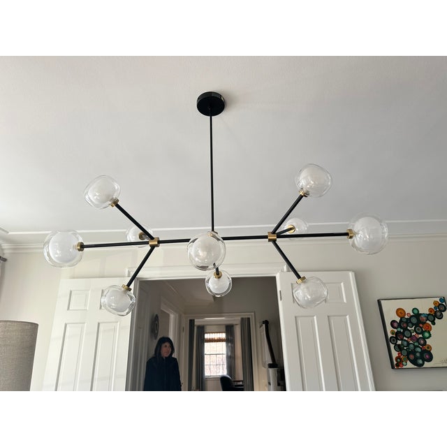 Modern Nobila Linear Chandelier – Sculptural Modern Elegance For Sale - Image 11 of 13