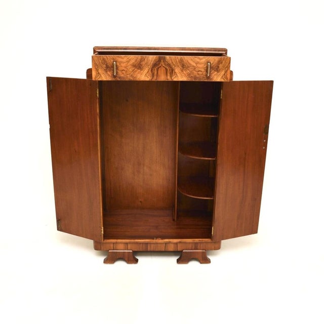 Art Deco Figured Walnut Compact Wardrobe, 1930s For Sale - Image 4 of 11