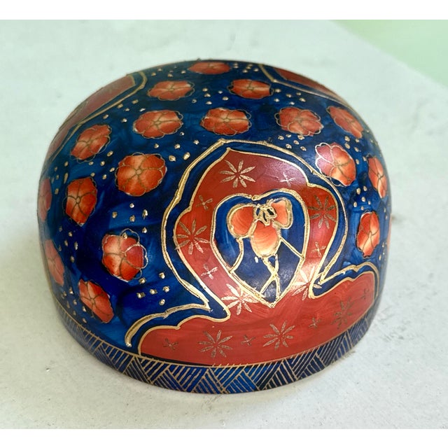 Vintage Imari Large Porcelain Lidded Jar For Sale In New York - Image 6 of 10