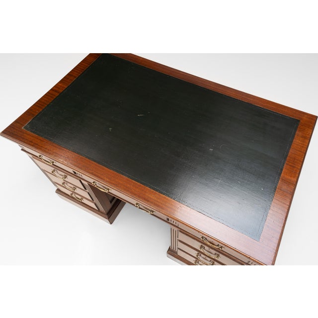 1900 - 1909 Antique Pedestal Desk in Mahogany, 1900 For Sale - Image 5 of 10