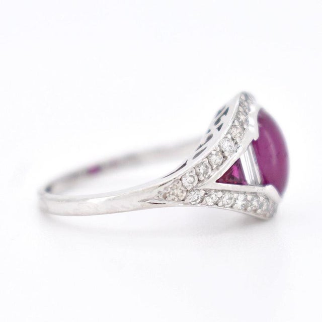 Vintage Ruby and Diamond Ring, 20th Century For Sale - Image 4 of 12